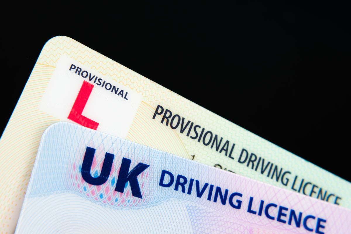 Get DVLA UK Driving License From A Registered Driving School